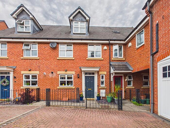 4 Bedroom Town House For Sale In Fosse Close, Burbage, LE10