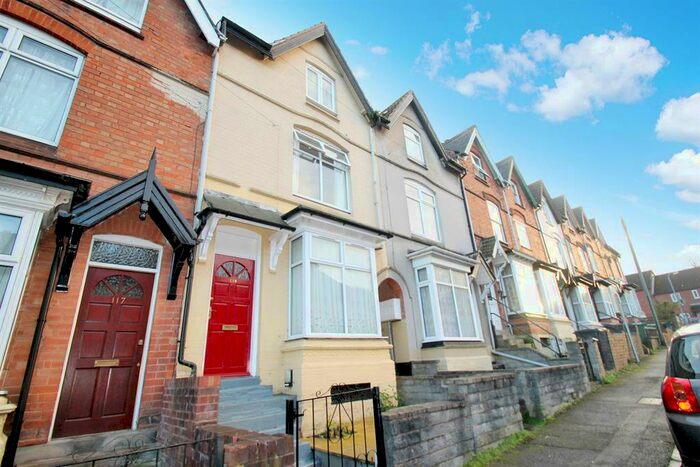 1 Bedroom Detached House To Rent In Oakly Road, Redditch, B97