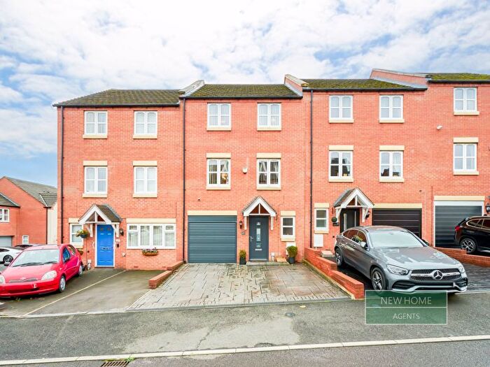 4 Bedroom Terraced House For Sale In Ragstone Close Walsall, WS2