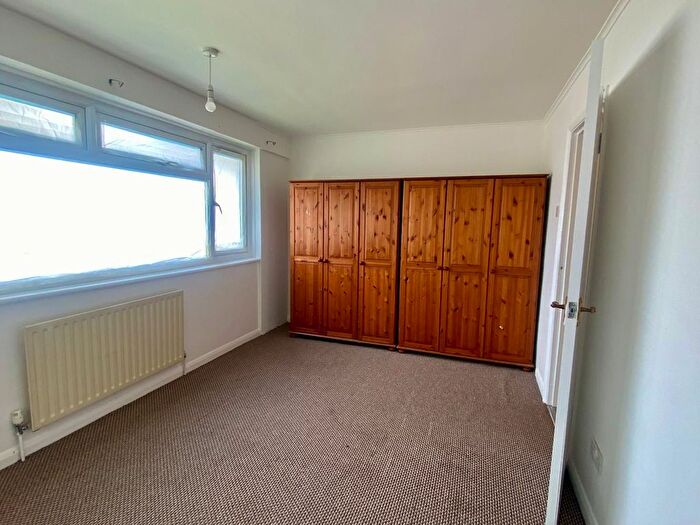 2 Bedroom Maisonette To Rent In Flat, Windrush House, Rutland Close, Redhill, RH1