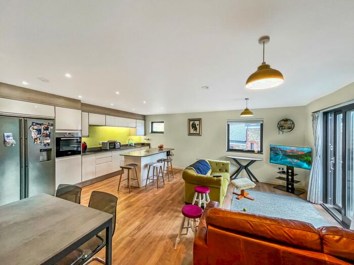 3 Bedroom Maisonette To Rent In Wheal Golden Drive, Truro, TR1