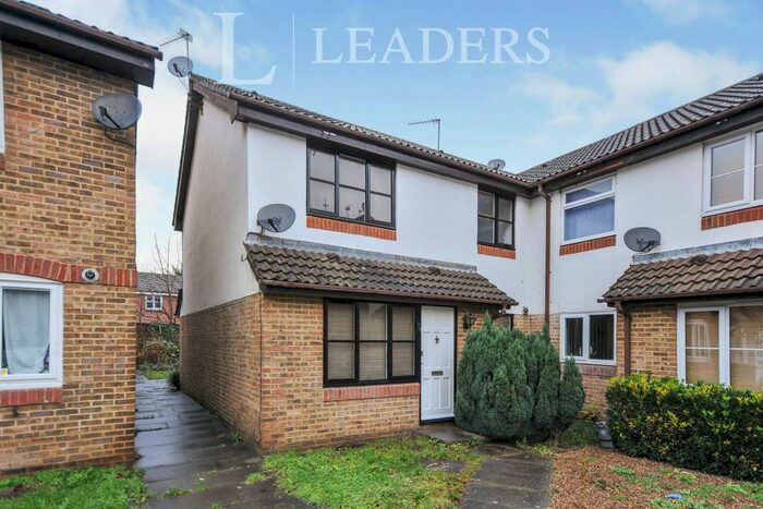 1 Bedroom End Of Terrace House To Rent In Alice Thompson Close, Grove Park, London, SE12