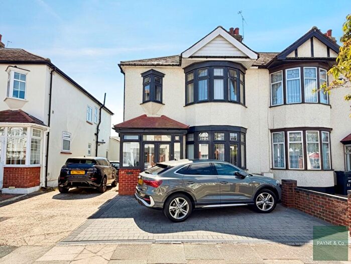 3 Bedroom End Of Terrace House For Sale In Devonshire Road, Ilford, IG2