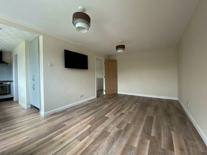 3 Bedroom Apartment To Rent In London Road, Kings Worthy, SO23