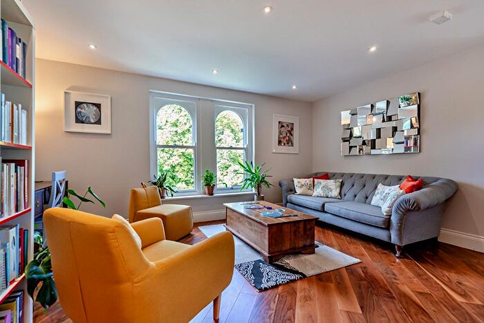 4 Bedroom Flat To Rent In Victoria Avenue, Harrogate, HG1