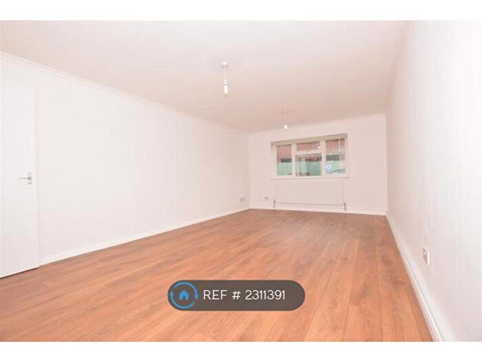 1 Bedroom Flat To Rent In Christchurch Close, London, SW19