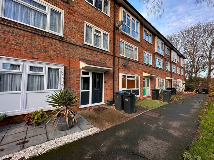 3 Bedroom Apartment To Rent In The Hides, Harlow, CM20