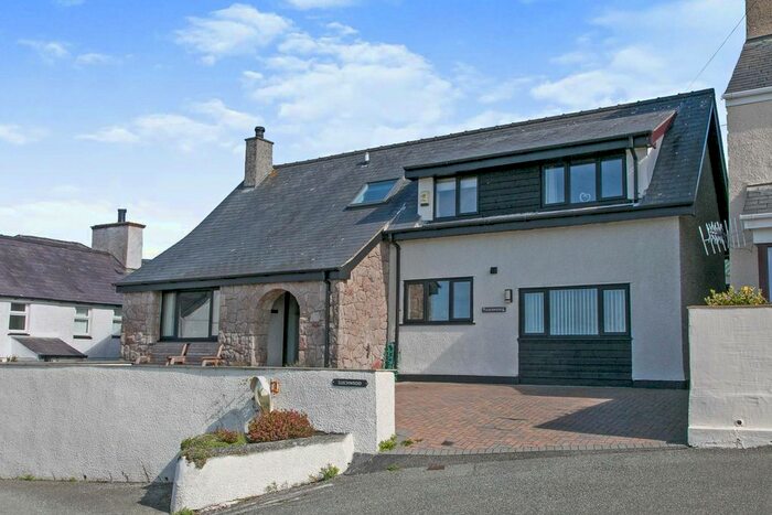 4 Bedroom Bungalow For Sale In Pengorffwysfa, Llaneilian, Anglesey, Sir Ynys Mon, LL68