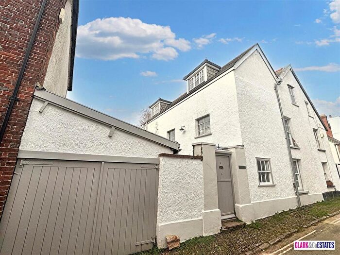 5 Bedroom Semi-Detached House For Sale In Lower Shapter Street, Topsham, EX3