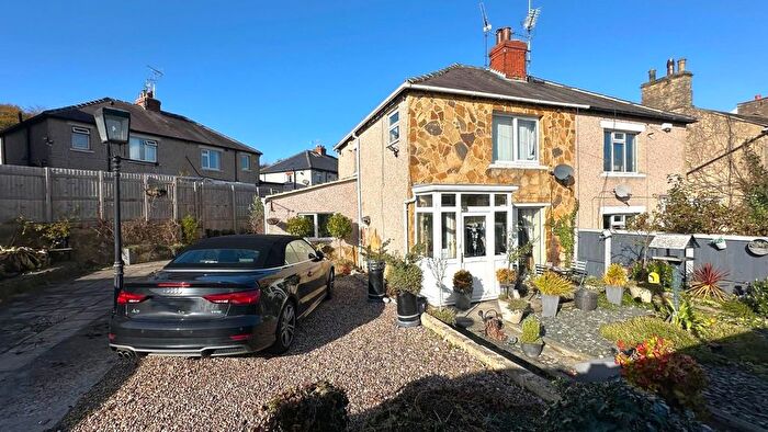 2 Bedroom Semi-Detached House For Sale In Ley Fleaks Road, Idle, Bradford, BD10