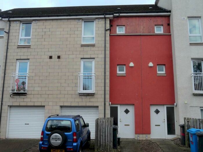 4 Bedroom House To Rent In Milnbank Gardens, Dundee, DD1