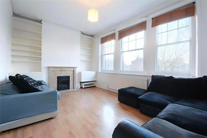 1 Bedroom Flat For Sale In Lavender Hill, London, SW11