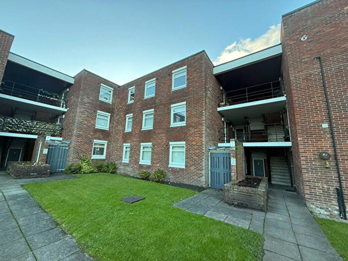 2 Bedroom Flat For Sale In Green Park, Bootle, L30