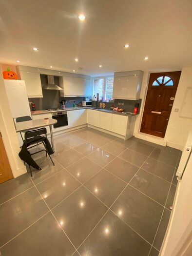 3 Bedroom Flat To Rent In Thomas More Street, Wapping, St Katherine"s Dock, London, E1W