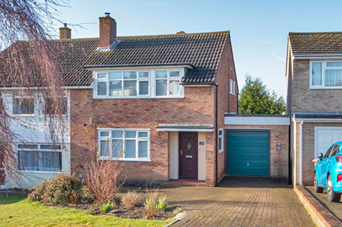 3 Bedroom Semi Detached House For Sale In Northdown Road, Longfield, DA3