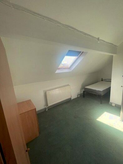 4 Bedroom Property To Rent In Arnold Avenue, Birkby, Huddersfield, HD2