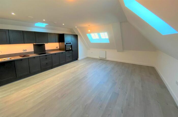 1 Bedroom Flat To Rent In Badsell Road, Paddock Wood, Tonbridge, TN12