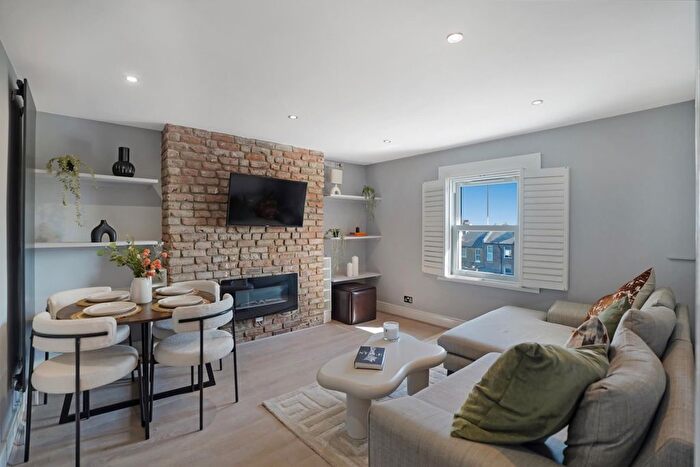 2 Bedroom Flat For Sale In Lordship Lane, East Dulwich, London, SE22