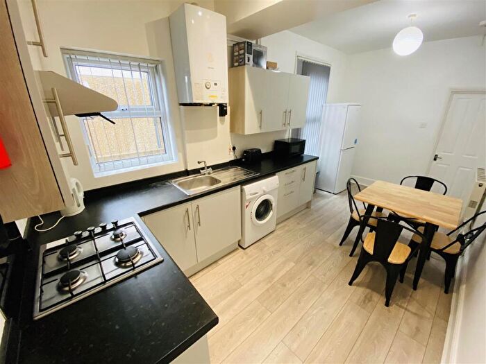 4 Bedroom House To Rent In Eton Road, Southsea, PO5