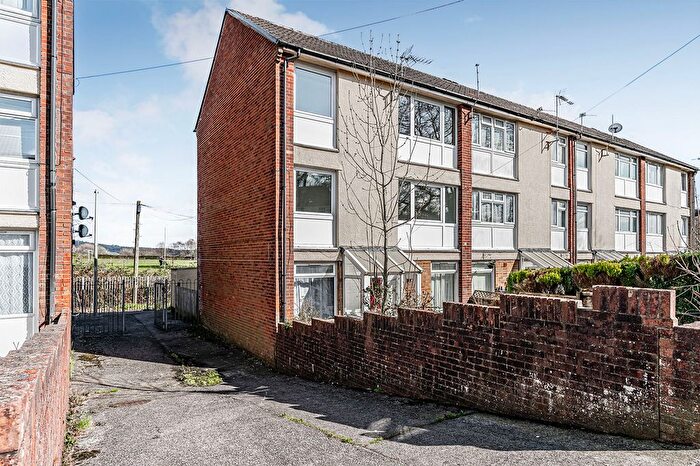 3 Bedroom Maisonette For Sale In Cae Fardre, Church Village, CF38