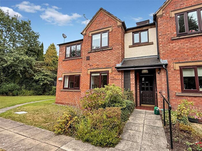 2 Bedroom Flat For Sale In Smallwood Mews, Heswall, Wirral, CH60