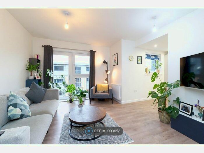 2 Bedroom Flat To Rent In Barrland Street, Glasgow, G41