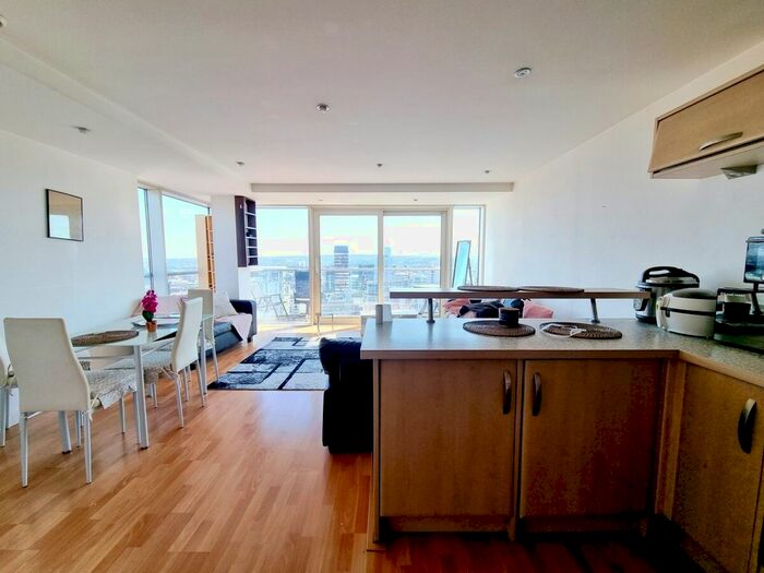 2 Bedroom Flat To Rent In Albion Street, Leeds, LS2