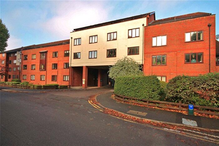 1 Bedroom Flat To Rent In Romana Court, Sidney Road, Staines-Upon-Thames, Surrey, TW18