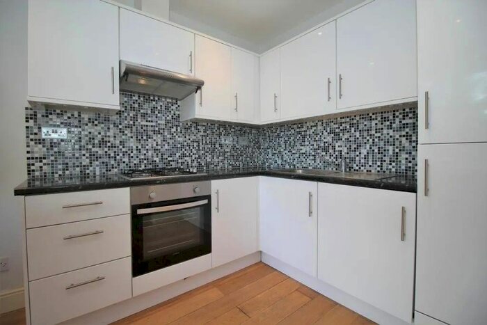 3 Bedroom Flat To Rent In Fordwych Road, London, NW2