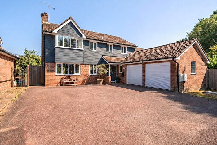 5 Bedroom Detached House For Sale In Topaz Grove, Waterlooville, PO7