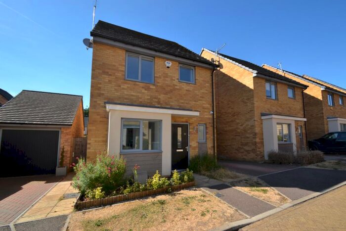 3 Bedroom Semi-Detached House To Rent In Monarch Rise, Stevenage, SG1