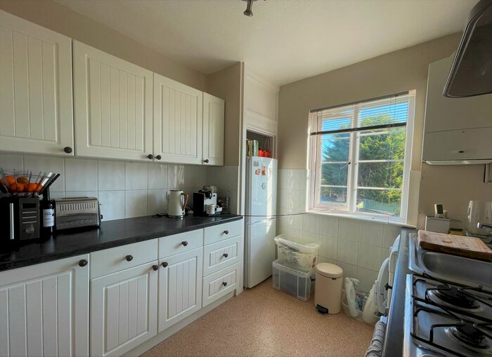 2 Bedroom Flat To Rent In Avenue Road, Bexleyheath, DA7