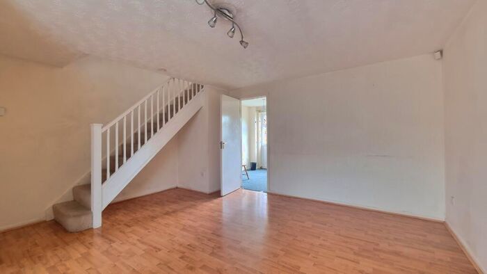 3 Bedroom Semi-Detached House To Rent In Larchfield Close, Birmingham, B20