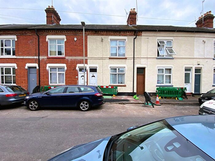 3 Bedroom Terraced House For Sale In Hazel Street, Bede Island, Leicester, LE2