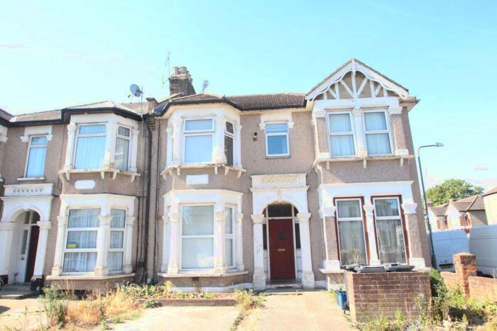 1 Bedroom Flat To Rent In The Drive Ilford, IG1