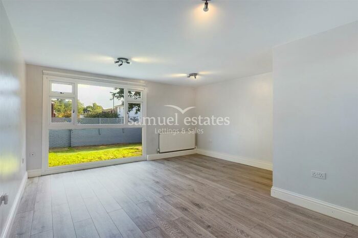 3 Bedroom Terraced House To Rent In Flamsteed Heights, Eddington Hill, Crawley, RH11