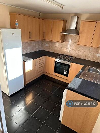 2 Bedroom End Of Terrace House To Rent In School Road, Dagenham, RM10