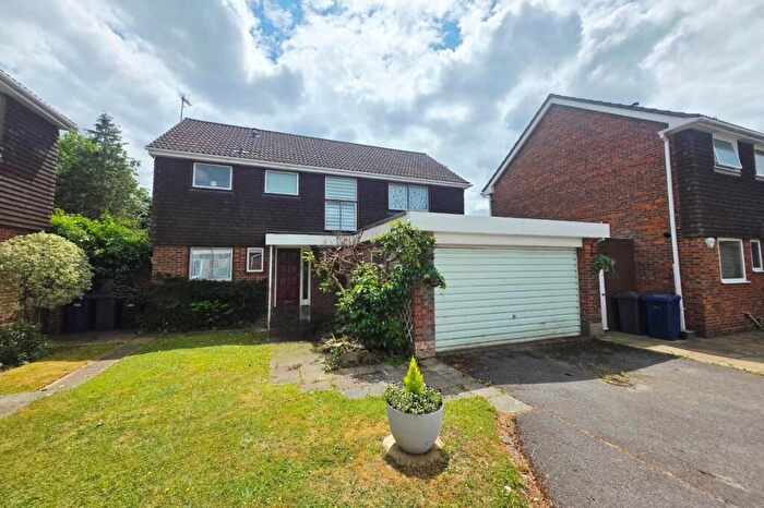 4 Bedroom Detached House For Sale In Ashurst Road, Cockfosters, EN4