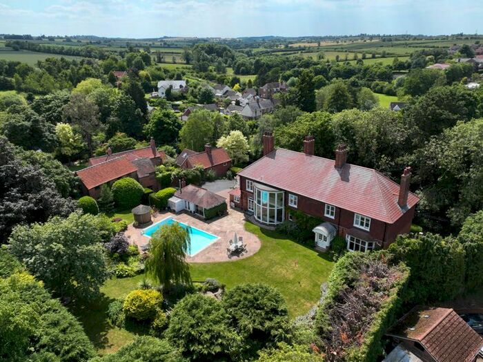 6 Bedroom Detached House For Sale In The Nook, Whissendine, Oakham, LE15