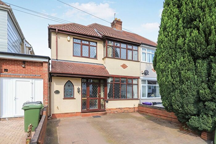 3 Bedroom Semi Detached House For Sale In Burland Avenue, Claregate, Wolverhampton, WV6