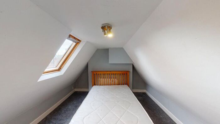 8 Bedroom Link Detached House To Rent In Burns Avenue, NG7