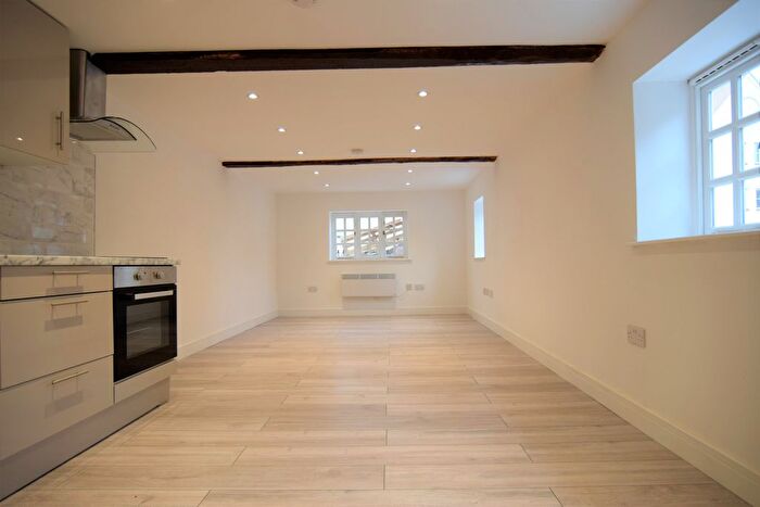 1 Bedroom Flat To Rent In Chapel Street, Billericay, CM12