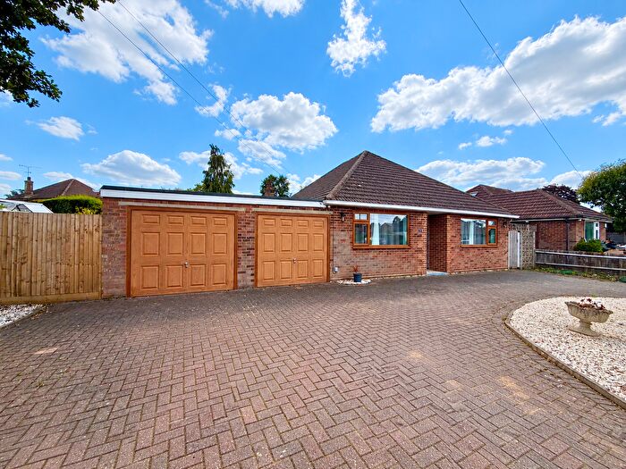 2 Bedroom Detached Bungalow For Sale In White Acres Road, Mytchett, Camberley, GU16