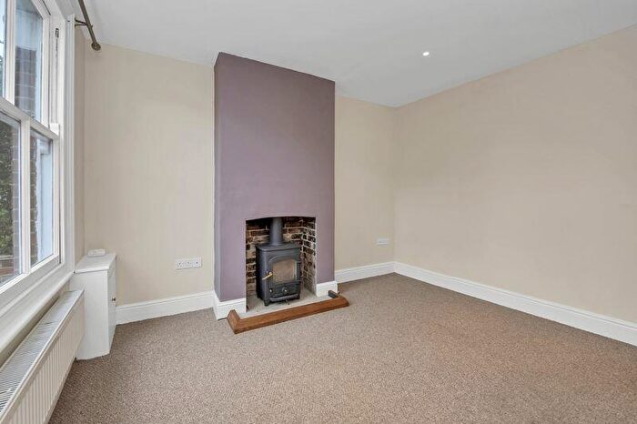 2 Bedroom Detached House For Sale In Queens Road, Bury St. Edmunds, IP33