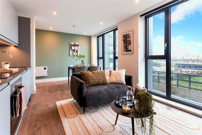 2 Bedroom Apartment To Rent In Uncle Leeds, Whitehall, LS12