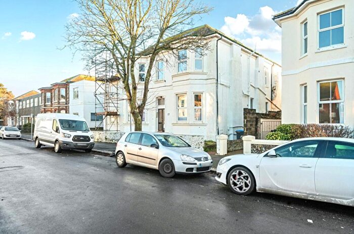 1 Bedroom Flat To Rent In Selden Road, Worthing, West Sussex, BN11