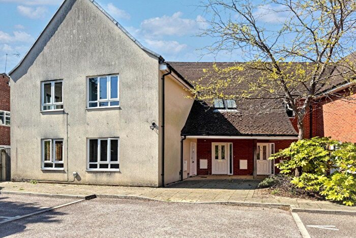 2 Bedroom Maisonette For Sale In Southend Road, Bradfield Southend, Reading, RG7