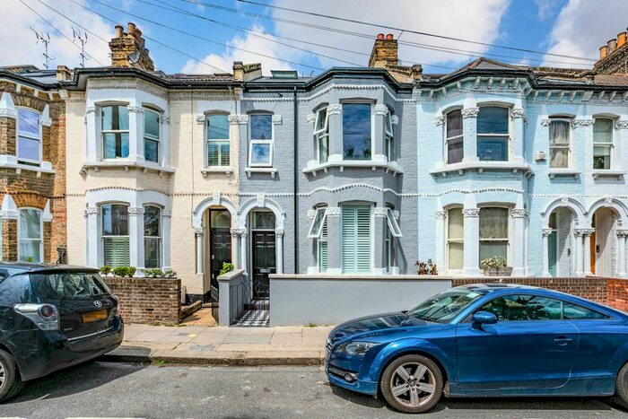 3 Bedroom Flat To Rent In Stephendale Road, London, SW6