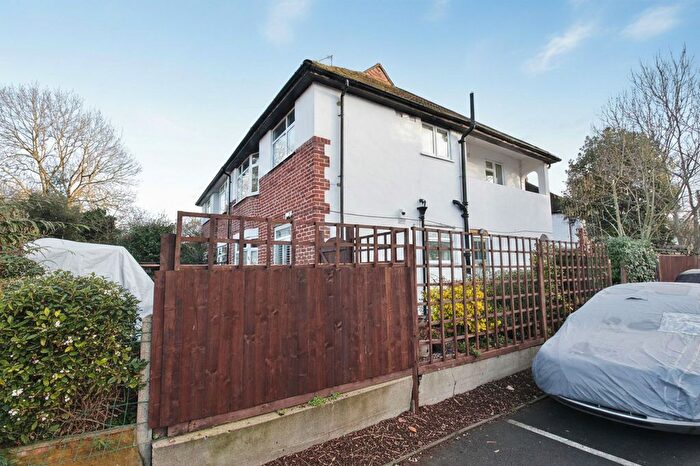 2 Bedroom Maisonette To Rent In St. Johns Road, Isleworth, TW7