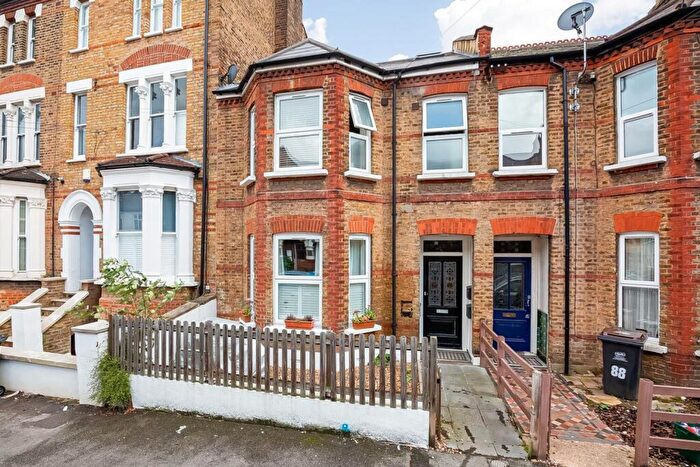 2 Bedroom Apartment For Sale In Wiverton Road, Sydenham, London, SE26